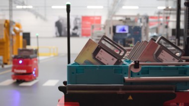 Automazione robotica avanzata per una produzione più efficiente