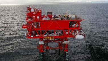 Eni completa la piattaforma Douglas CCS